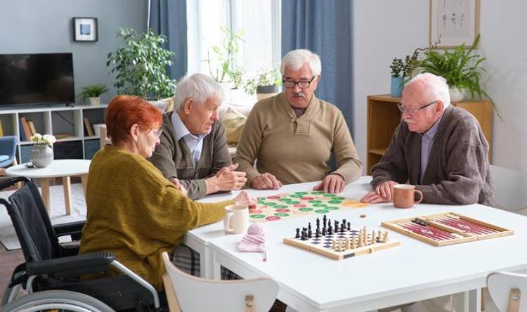 Loneliness in Senior Adults and Lack of Social Interaction for Senior Citizens – Rebuilding Connections in Later Life